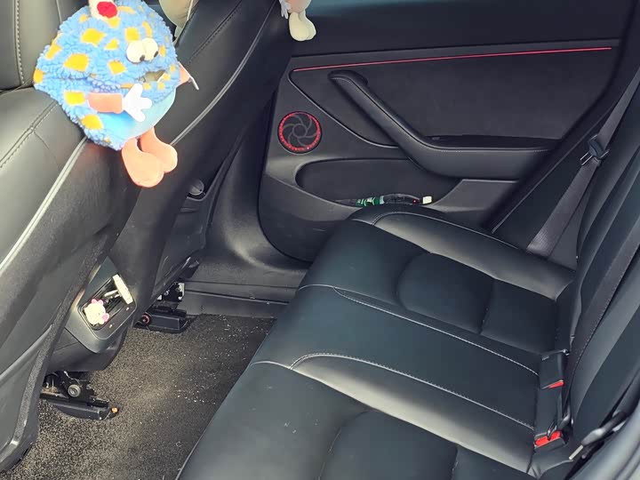 Фото 9 - Tesla Model 3