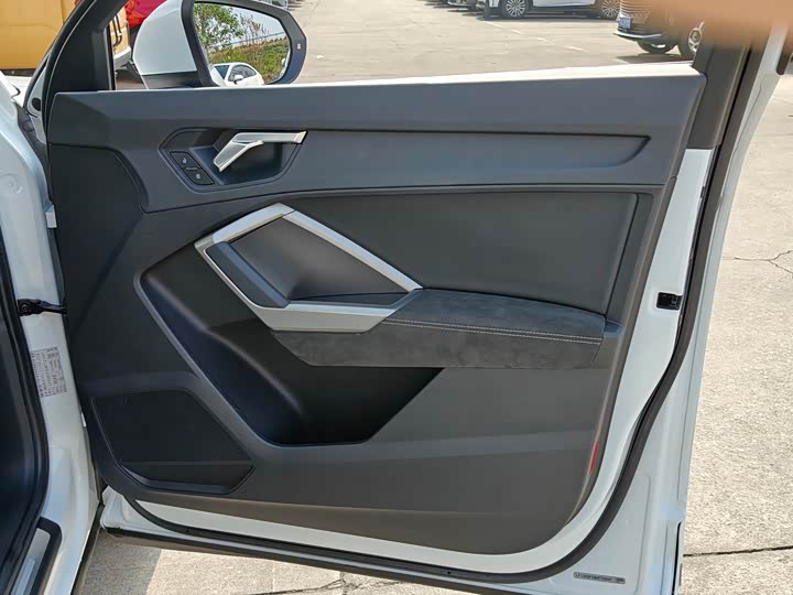 Фото 4 - Audi Q3