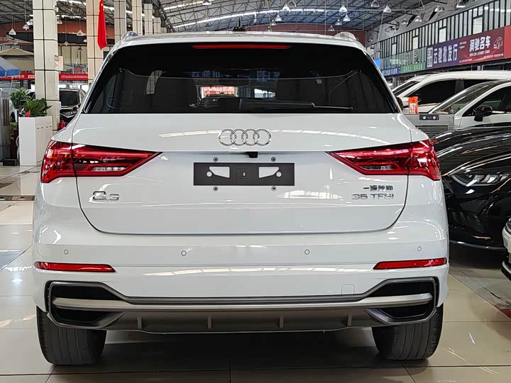 Фото 8 - Audi Q3