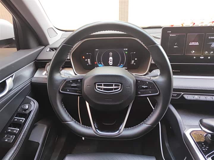 Фото 3 - Geely Preface