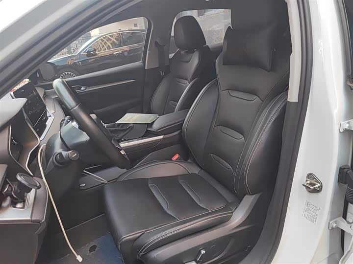 Фото 8 - Geely Preface