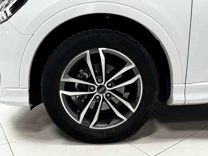 Фото 5 - Audi Q3