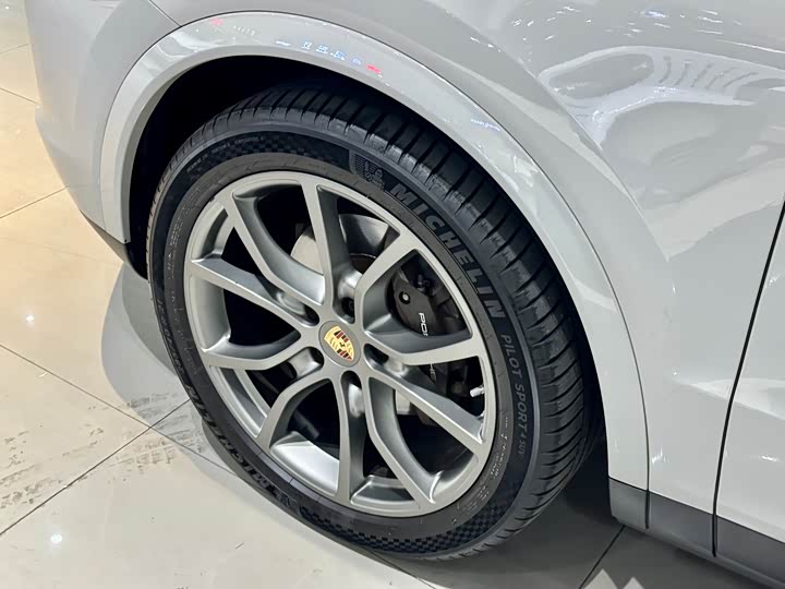 Фото 8 - Porsche Cayenne