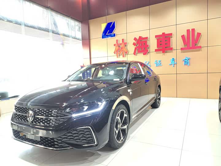 Фото 2 - Volkswagen Passat