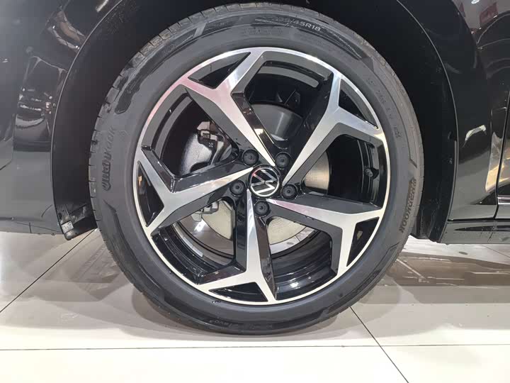 Фото 4 - Volkswagen Passat