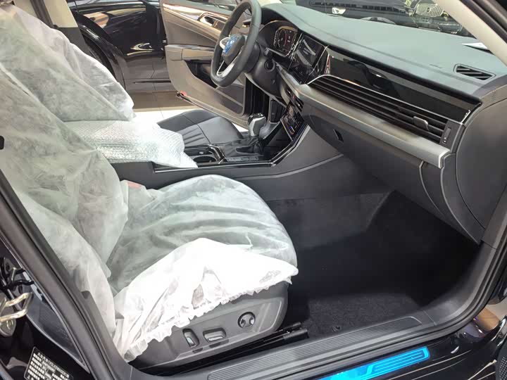 Фото 8 - Volkswagen Passat