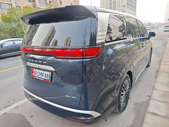 Фото 9 - Denza D9