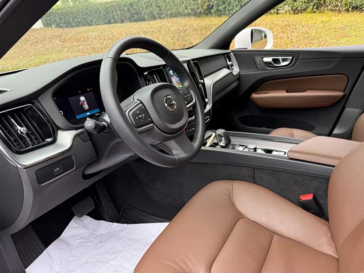 Фото 7 - Volvo XC60