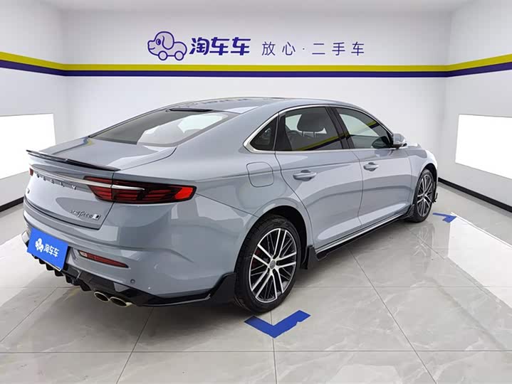 Фото 3 - Geely Preface