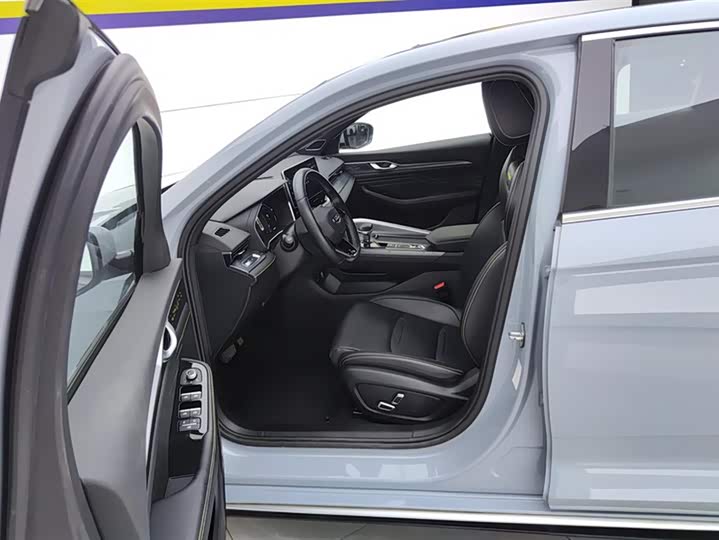 Фото 9 - Geely Preface