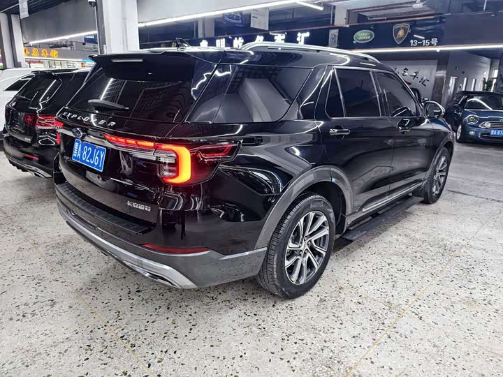 Фото 5 - Ford Explorer