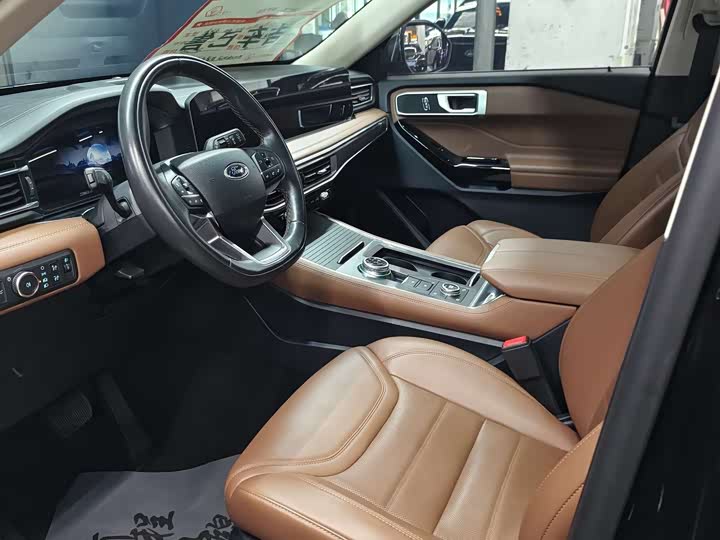 Фото 7 - Ford Explorer