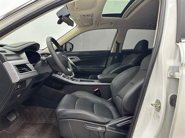 Фото 4 - Geely Atlas