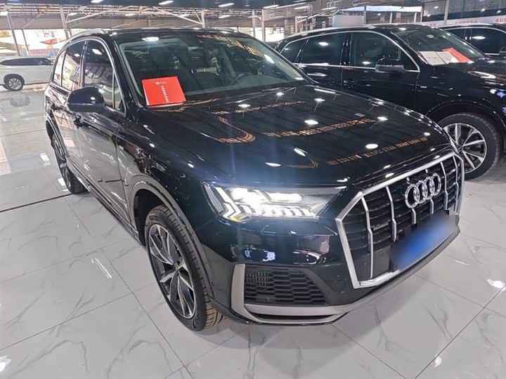 Фото 4 - Audi Q7