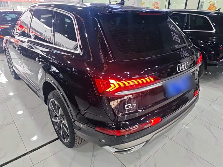 Фото 5 - Audi Q7