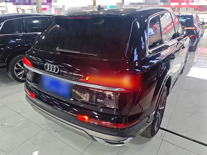 Фото 7 - Audi Q7