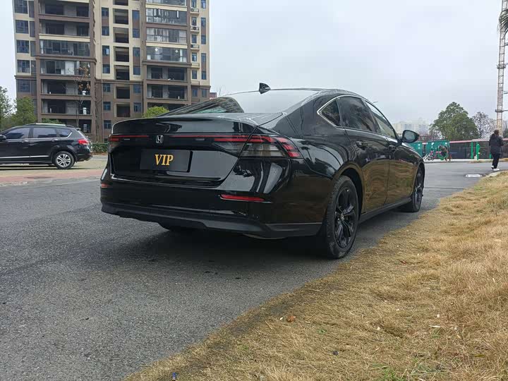 Фото 9 - Honda Accord