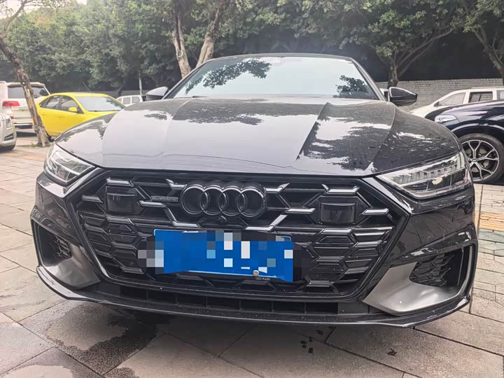 Фото 2 - Audi A7L