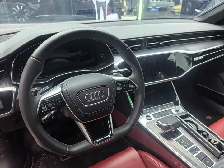 Фото 4 - Audi A7L