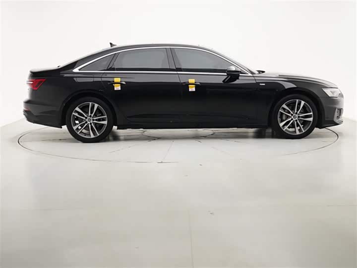 Фото 9 - Audi A6L