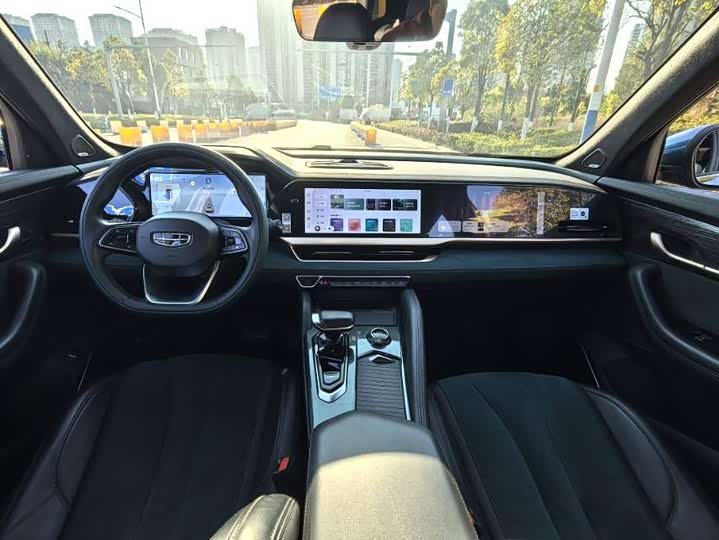 Фото 4 - Geely Monjaro