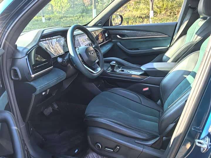 Фото 6 - Geely Monjaro