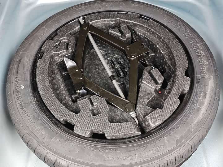 Фото 7 - Geely Monjaro