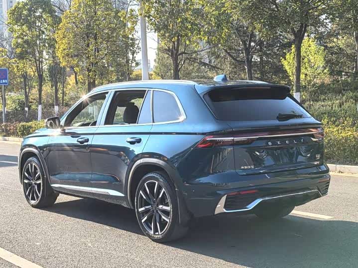 Фото 8 - Geely Monjaro