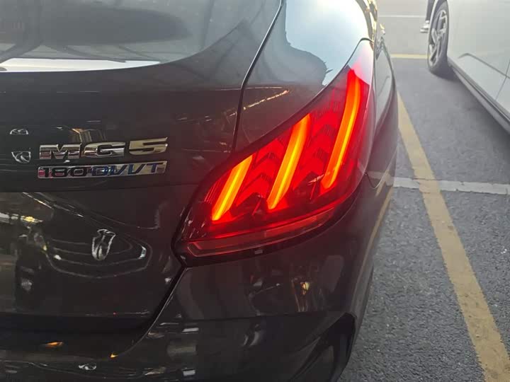 Фото 8 - MG Motor 5