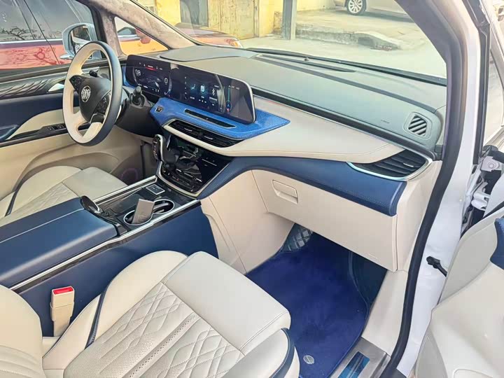 Фото 9 - Buick GL8 ES