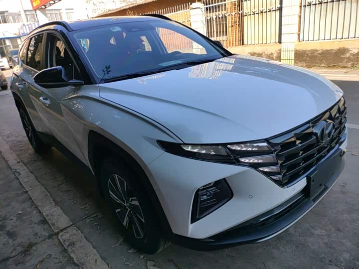 Фото 4 - Hyundai Tucson L