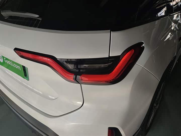 Фото 8 - Nio ES6