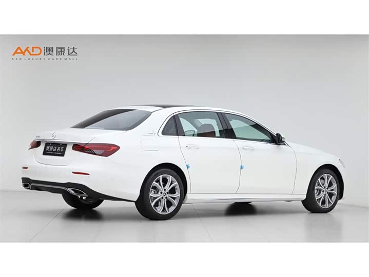 Photo 3 - Mercedes-Benz E-Class