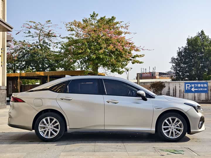 Фото 8 - GAC Aion S