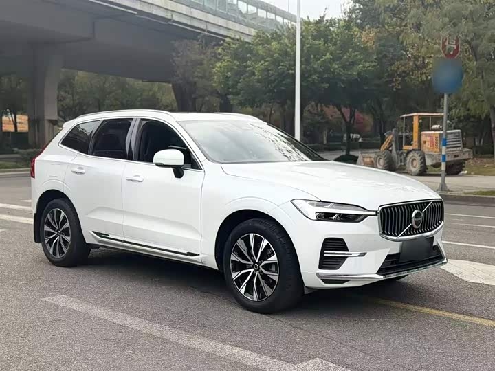 Фото 4 - Volvo XC60