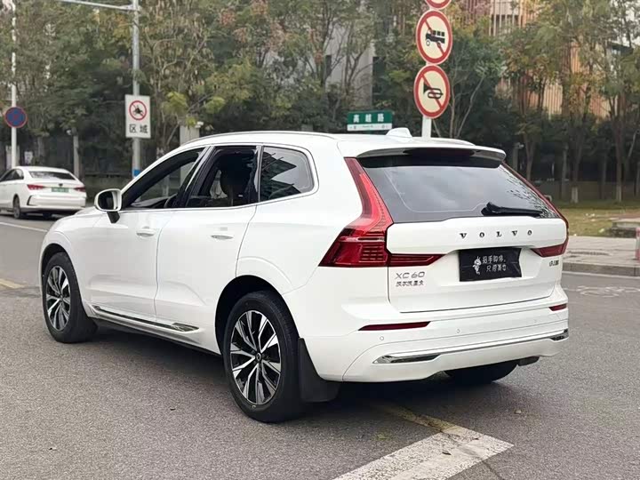 Фото 5 - Volvo XC60