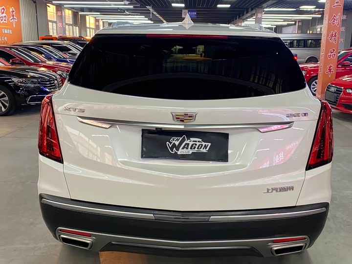 Фото 6 - Cadillac XT5