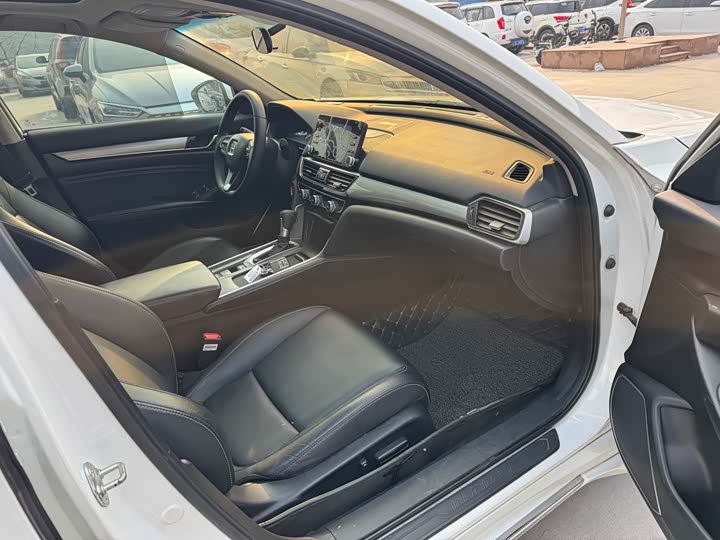 Фото 7 - Honda Inspire