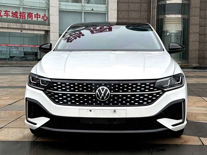 Фото 2 - Volkswagen Lavida