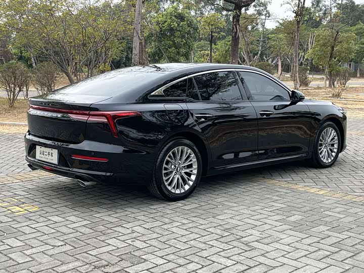 Фото 6 - Bestune B70