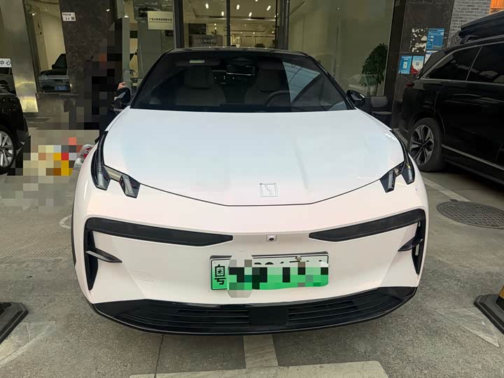 Фото 3 - Zeekr X