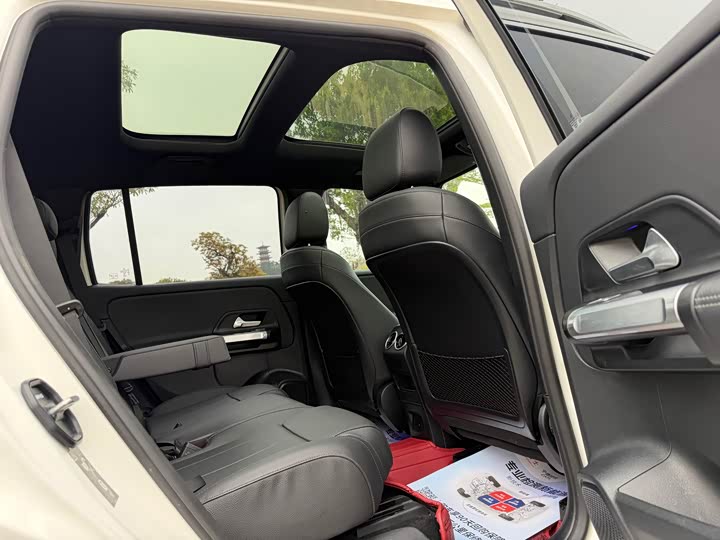 Фото 8 - Mercedes-Benz GLB-Class