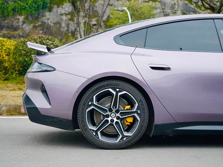 Фото 6 - Xiaomi SU7