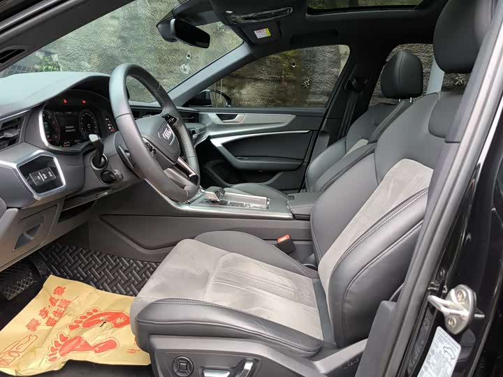 Фото 4 - Audi A6L