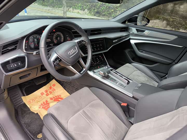 Фото 5 - Audi A6L