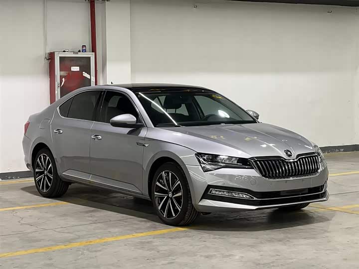 Фото 3 - Skoda Superb