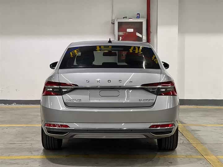 Фото 6 - Skoda Superb