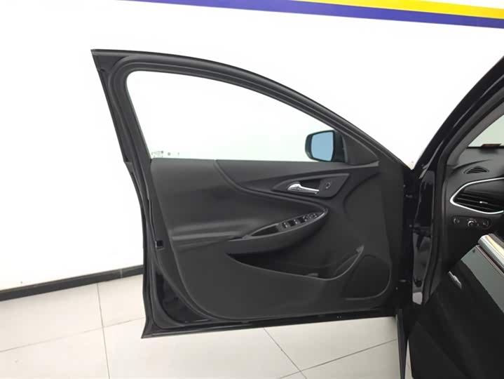 Фото 7 - Chevrolet Malibu XL