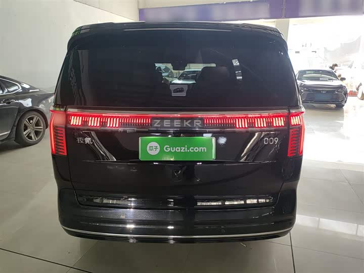 Фото 6 - Zeekr 009