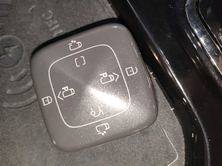 Фото 9 - Zeekr 009